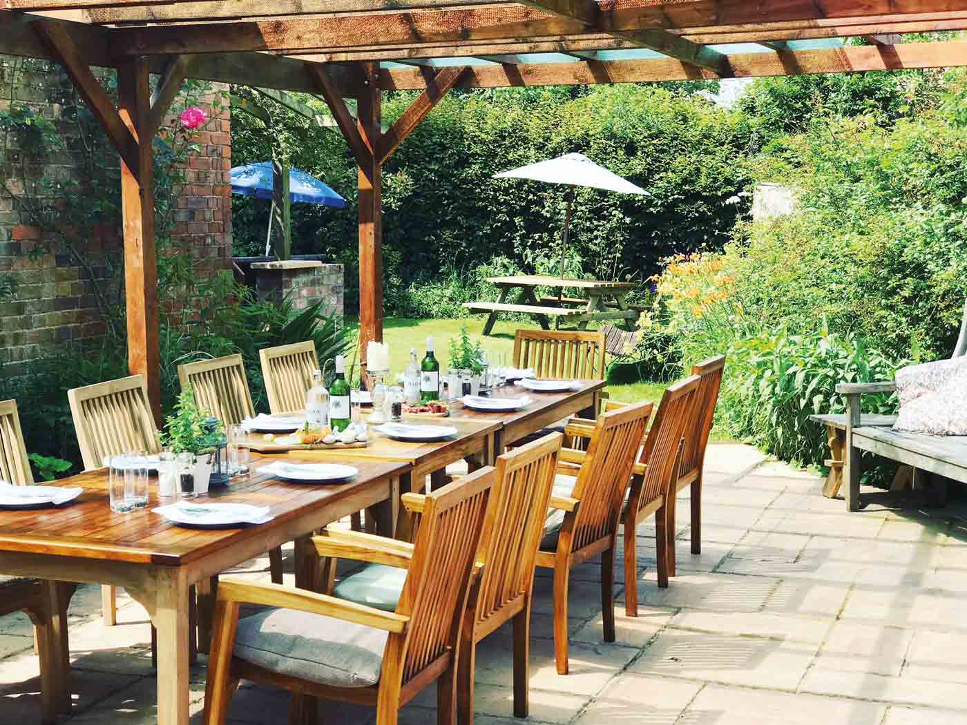 The George & Dragon, Wiltshire alfresco dining